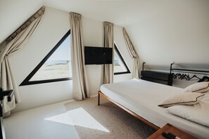 4 bedrooms, iron/ironing board, travel crib, free WiFi