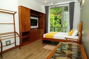 Double Room, Balcony, River View | In-room safe, desk, laptop workspace, soundproofing - Lathpandura Hotel (Baduraliya,)