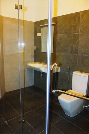 Double Room, Balcony, River View | Bathroom | Shower, free toiletries, slippers, towels
