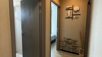 Apartment, 2 Bedrooms, Accessible, Smoking | 3 bedrooms