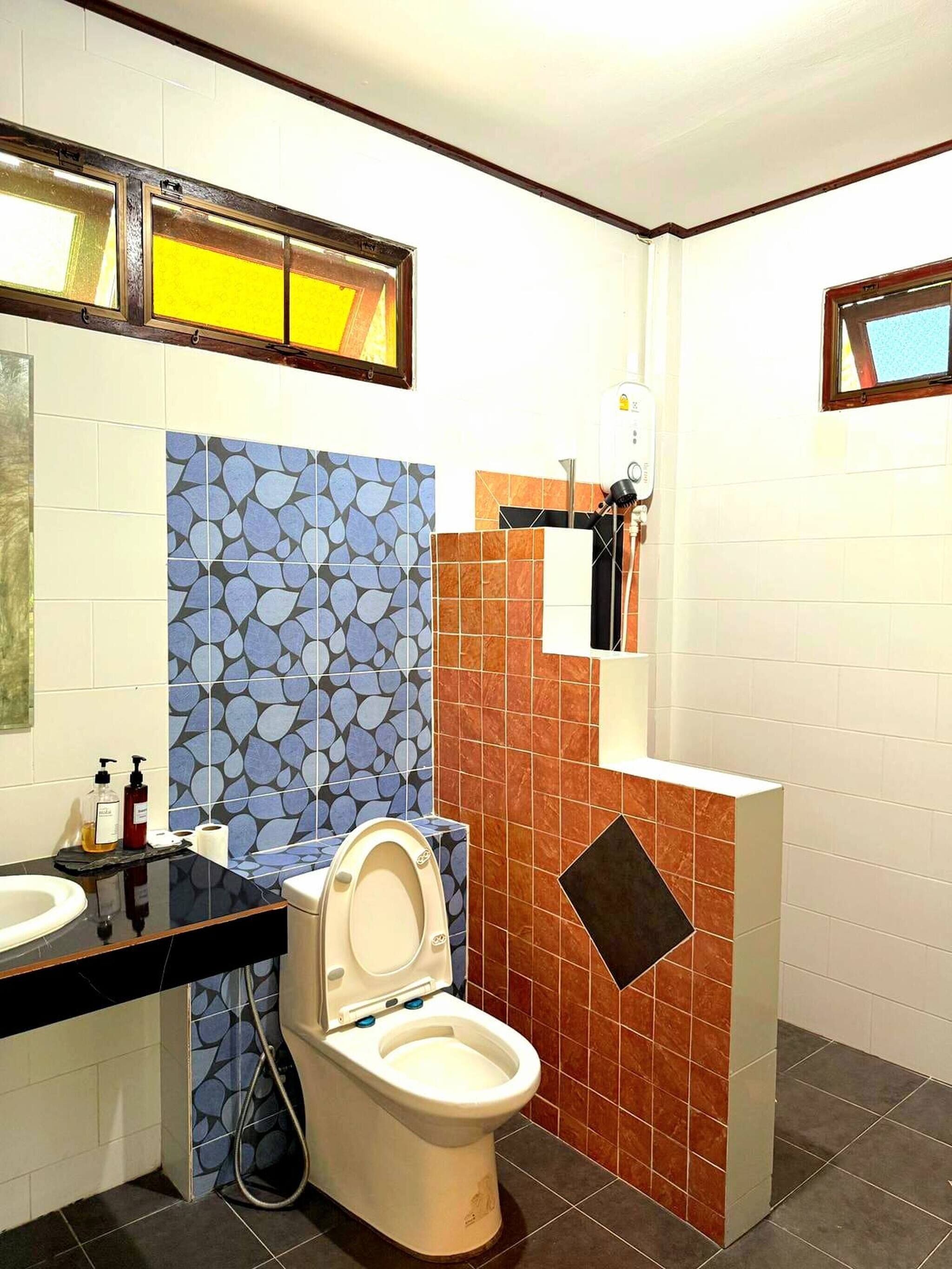 House, 1 Bedroom, Accessible, Smoking | Bathroom