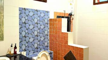 House, 1 Bedroom, Accessible, Smoking | Bathroom