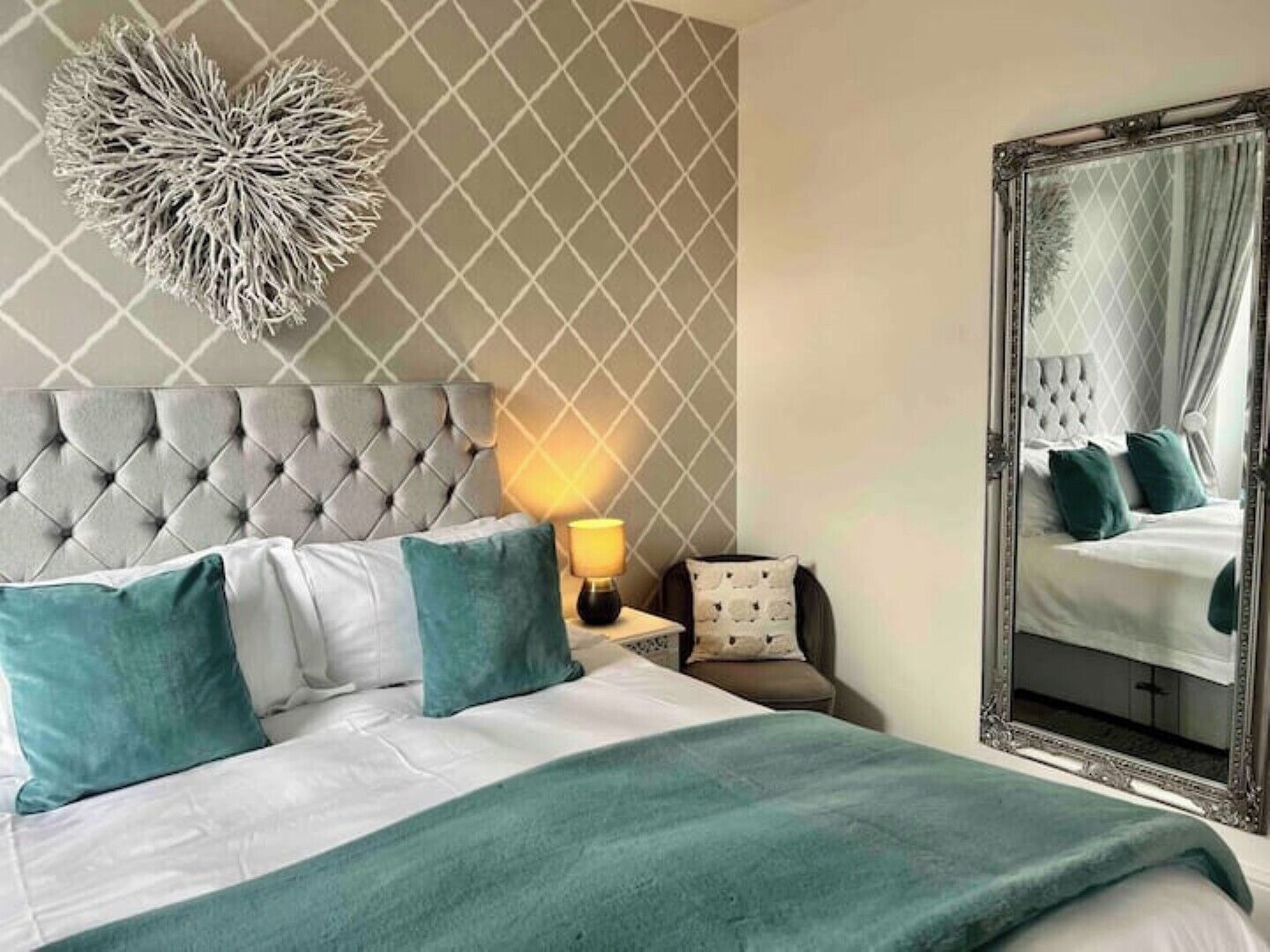 2 chambres, fer et planche à repasser, Wi-Fi, draps fournis