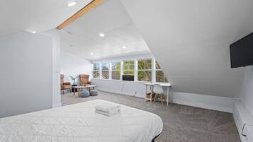 3 slaapkamers, een strijkplank/strijkijzer, wifi, beddengoed