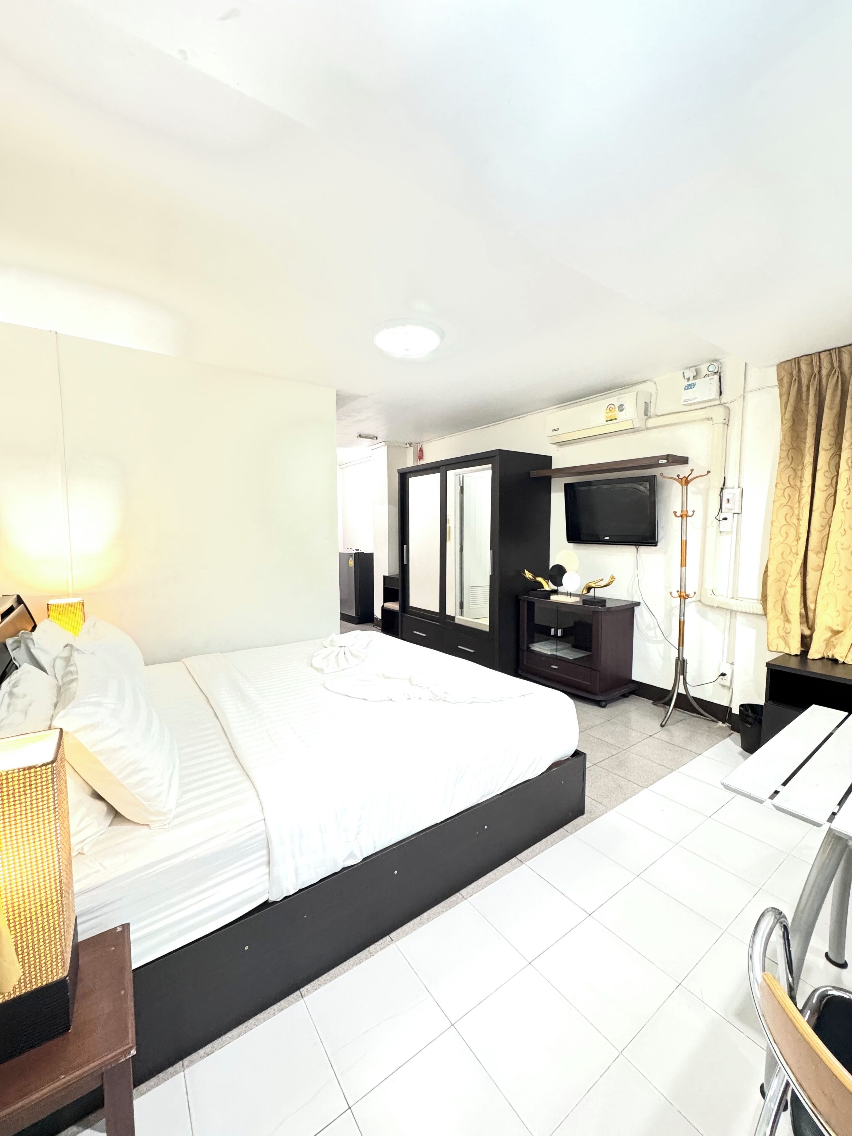 客房, 1 張特大雙人床 | 迷你吧、客房內保險箱、熨斗/熨衣板、免費無線上網