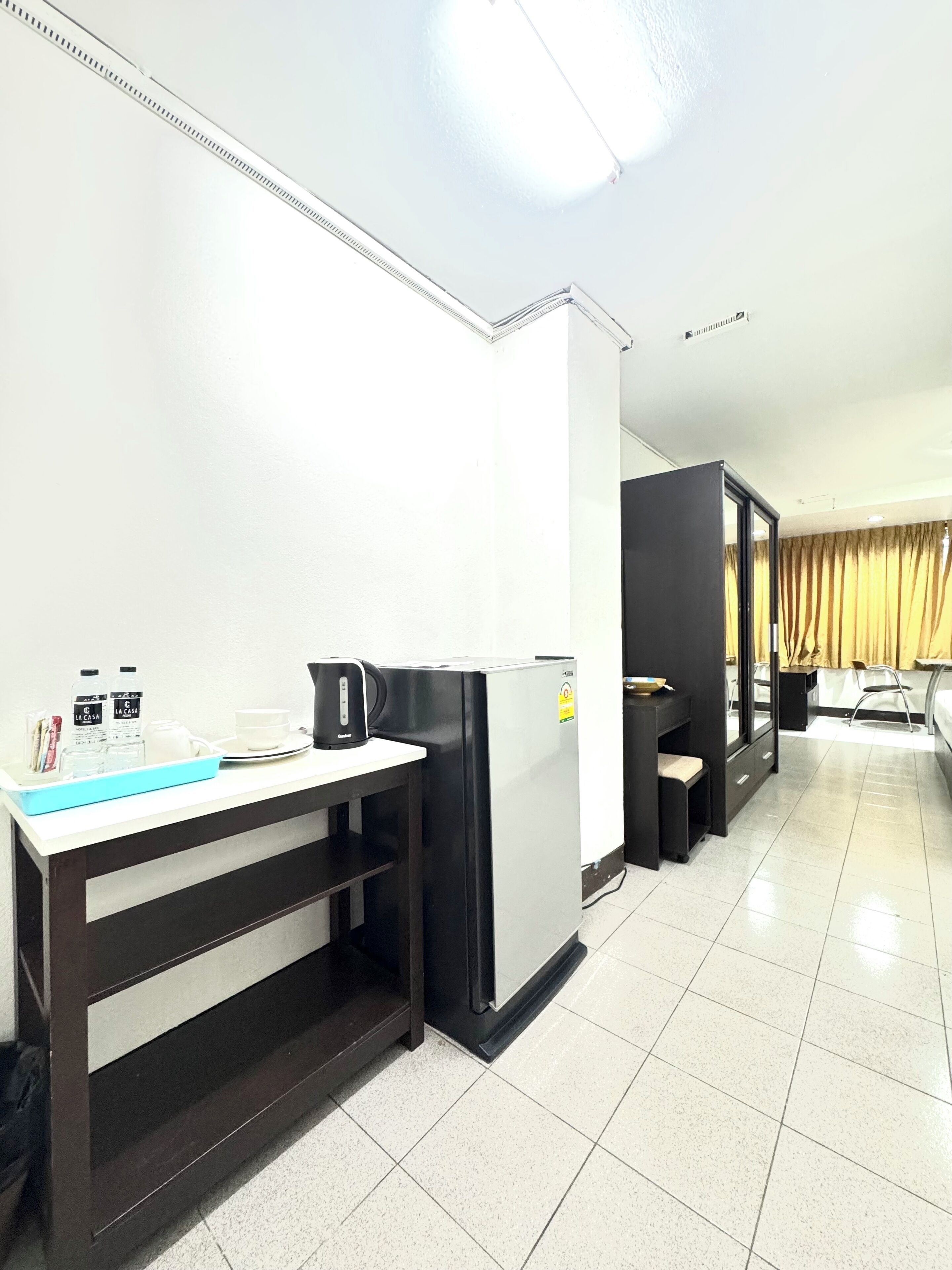 Room, 1 King Bed | Interior