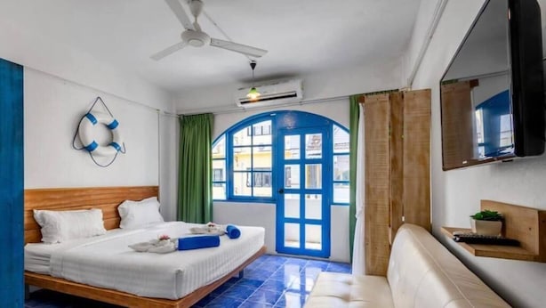 Deluxe Double Room, Balcony | Minibar, in-room safe, iron/ironing board (on request), WiFi (free) - La Casa Residencies (Patong)