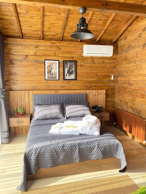 Bangalô conforto, vista para a piscina | Roupas de cama premium, cofres nos quartos, quartos à prova de som