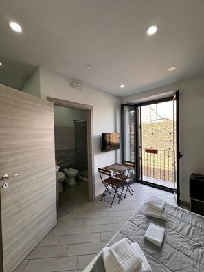 Quadruple Room, Balcony, City View | Free WiFi - Ciuri's House (Catania)