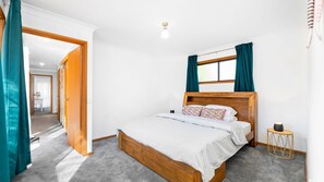 Iron/ironing board, free WiFi, bed sheets