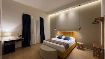 5 bedrooms, WiFi, bed sheets