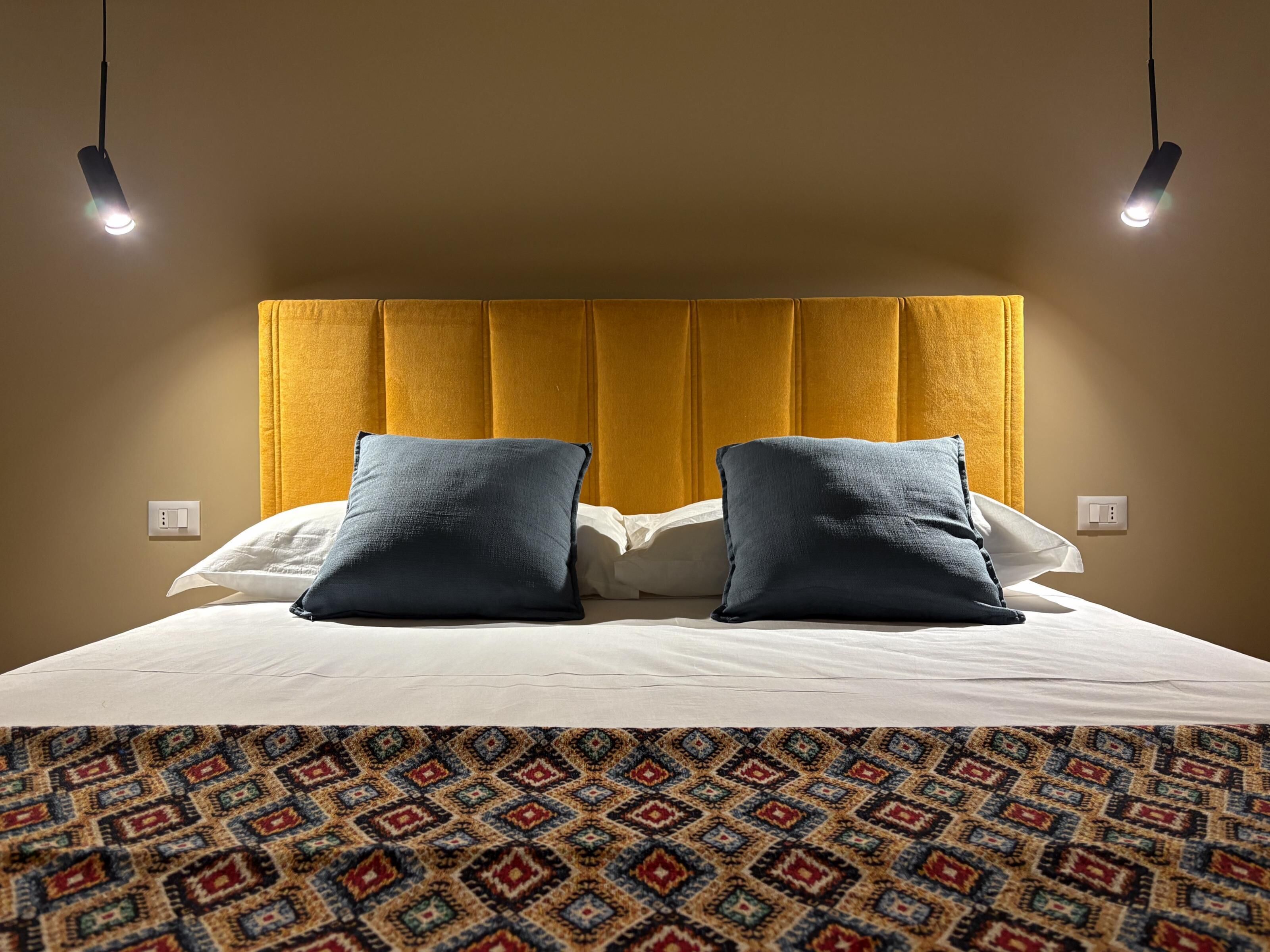 5 bedrooms, WiFi, bed sheets