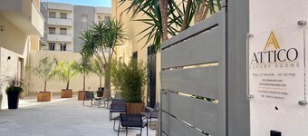 Modern guesthouse in Marsala, near historic center and port for the Egadi Islands.