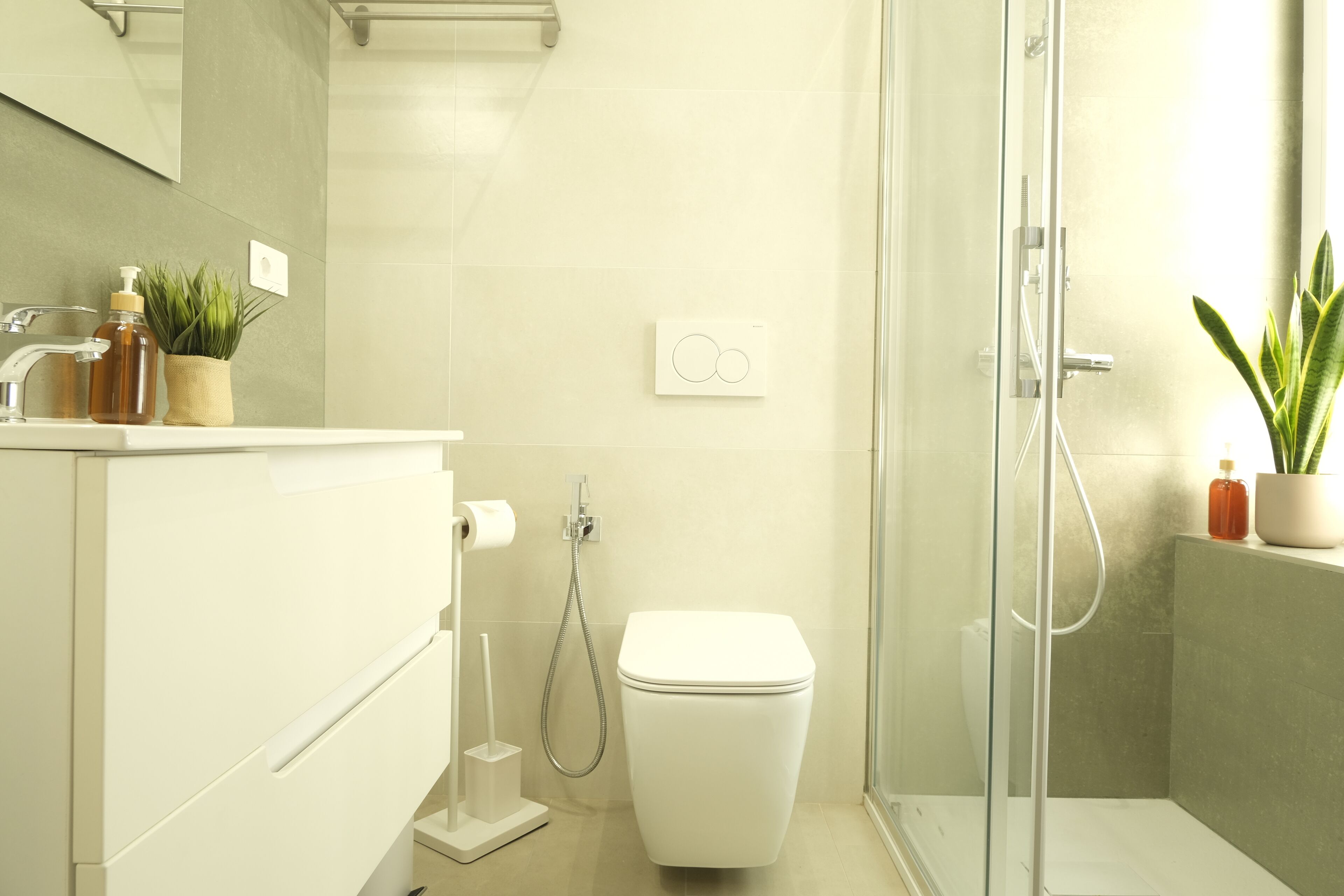 Quarto casal luxo, 1 cama Queen, banheiro privativo | Banheiro | Chuveiro, secador de cabelo, toalhas de banho, sabonete