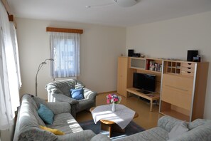 TV, DVD player
