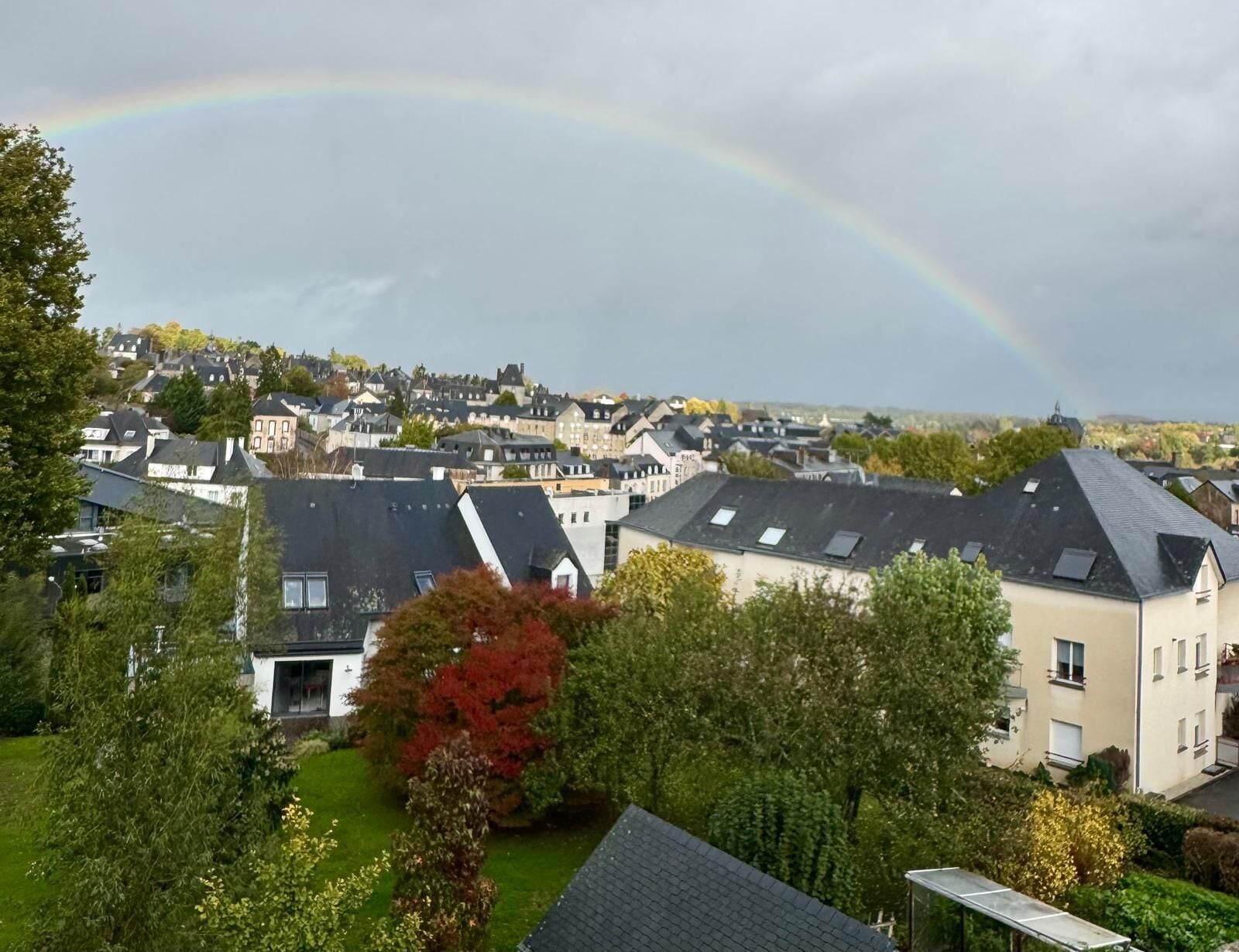 Ylelliset vuodevaatteet, yksilöllisesti sisustettu