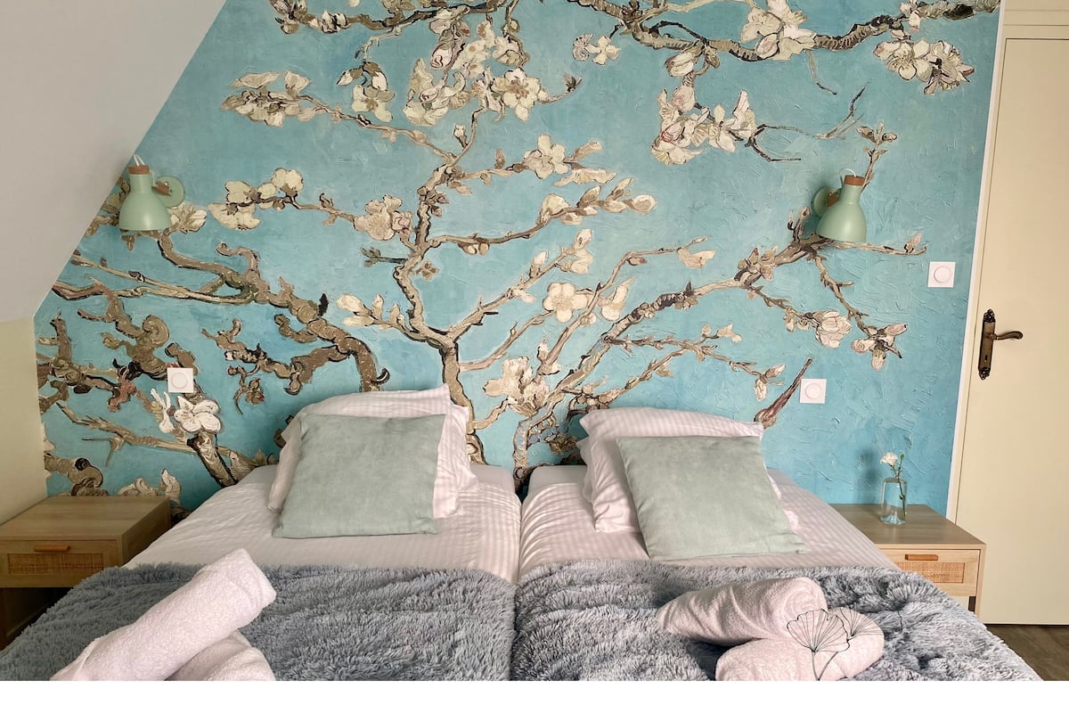 Premium bedding, individually decorated, individually furnished, desk