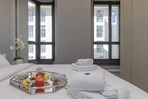 2 室のベッドルーム、アイロン / アイロン台、WiFi (無料)、ベッドシーツ