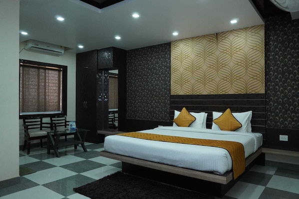 Superior Double Room | Blackout curtains, iron/ironing board, free WiFi