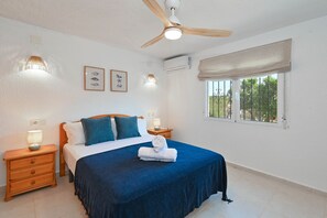 4 soverom, strykejern/-brett, reiseseng for barn og wi-fi (inkludert)