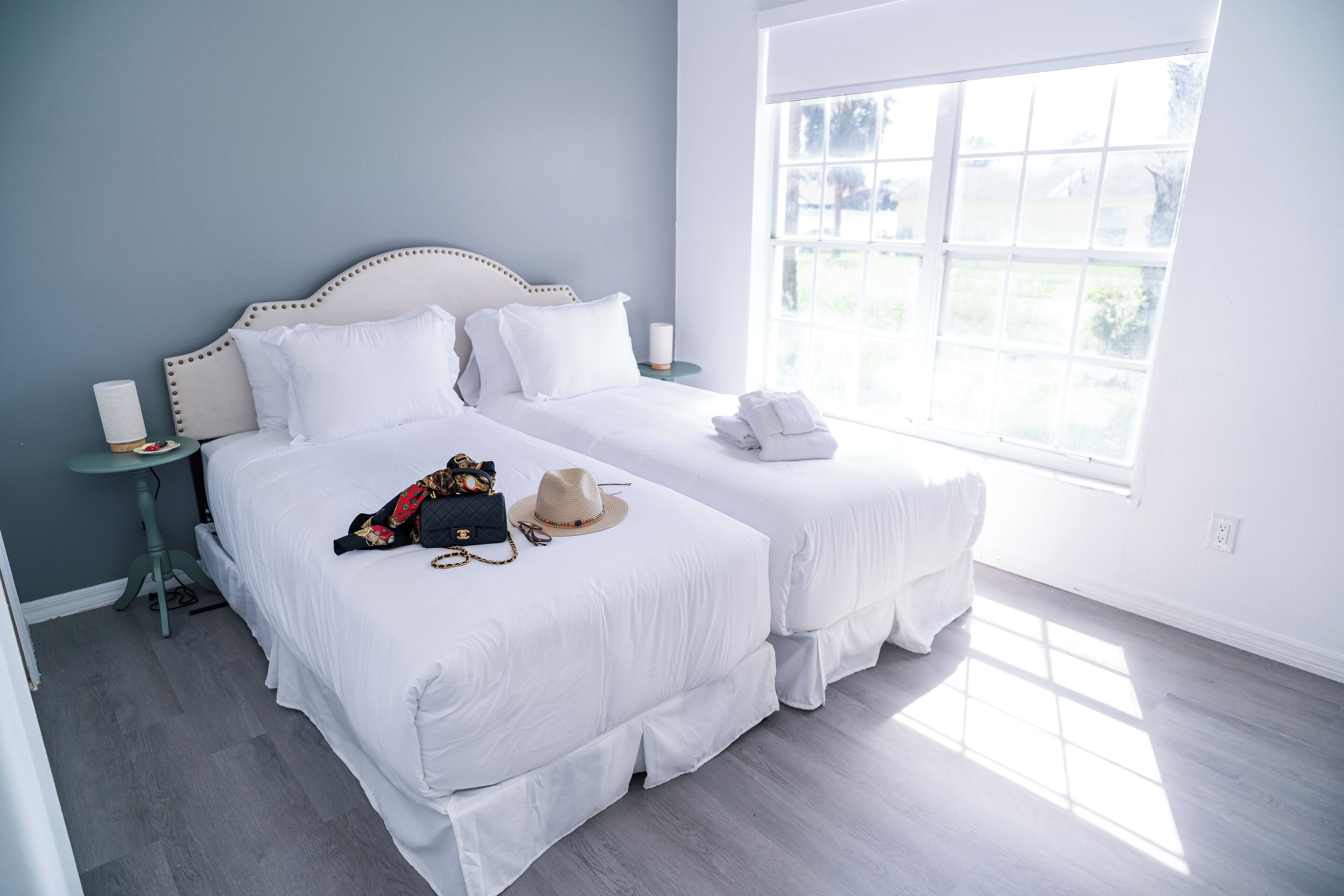 بديكورات فريدة لكل غرفة وطراز فريد لكل وحدة ومكوا ة/لوح كي