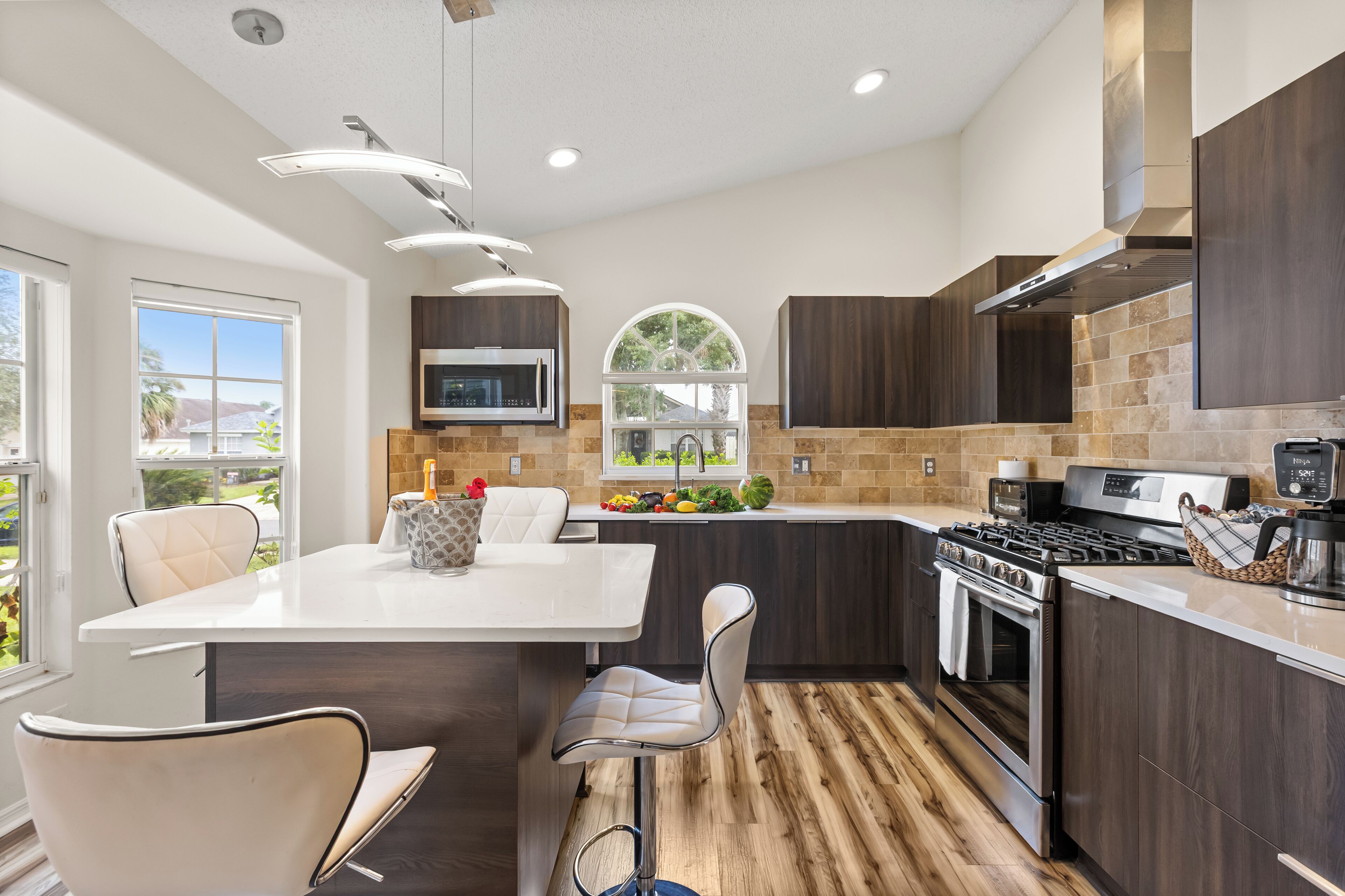 Espresso maker, coffee/tea maker, electric kettle