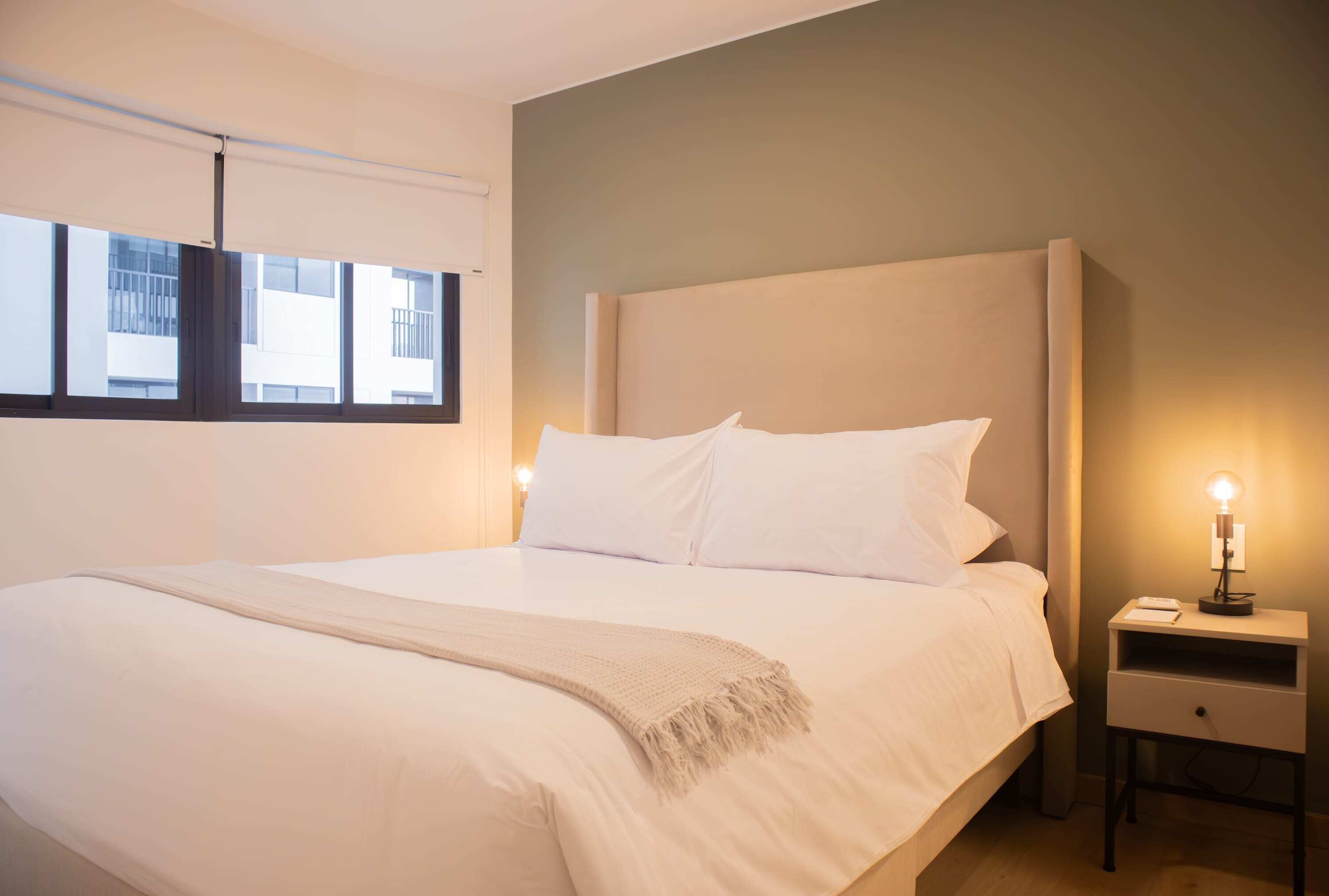 2 多间卧室、办公桌、熨斗/熨衣板、WiFi