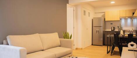 テレビ、書斎 / ワークスペース