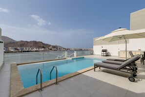 Pool - Coastal Escape with Private Pool, Breathtaking Sea And Mountain Views (Fujairah)