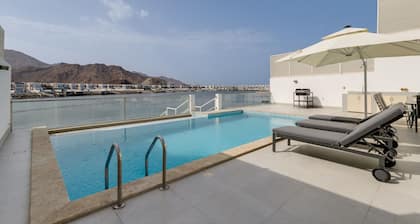 Coastal Escape with Private Pool, Breathtaking Sea And Mountain Views