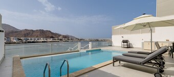 Coastal Escape with Private Pool, Breathtaking Sea And Mountain Views