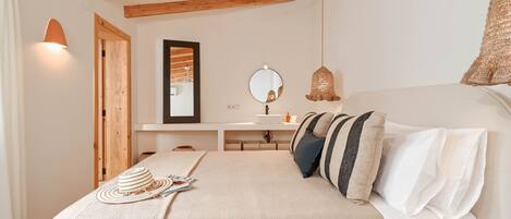 3 slaapkamers, een strijkplank/strijkijzer, reisbedje, gratis wifi