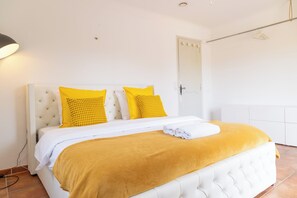 4 bedrooms, iron/ironing board, free WiFi, bed sheets