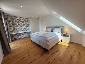 2 habitaciones, escritorio, wifi y ropa de cama 