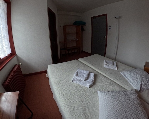 Standard Double Room, Garden View (CH3 / Les Narcisses) | Free WiFi