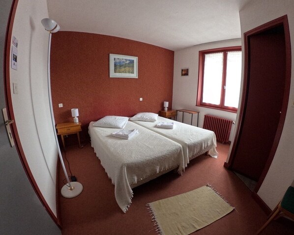 Standard Double Room, Garden View (CH3 / Les Narcisses)