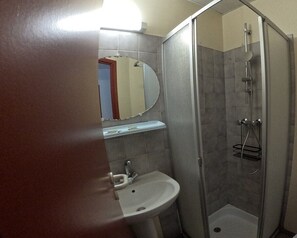 Standard Double Room, Garden View (CH3 / Les Narcisses) | Free WiFi