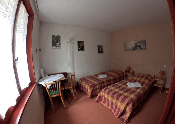 Standard Double Room (CH2 / Les Jonquilles) | Free WiFi