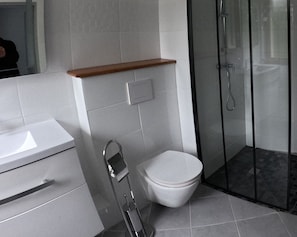 Premium Double Room, Garden View (CH5 / Les Coquelicots) | Free WiFi