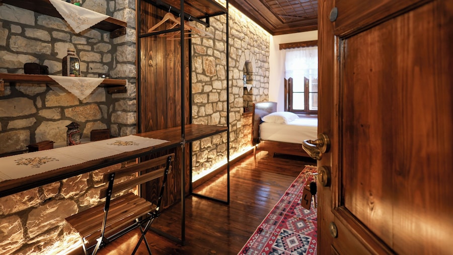 Oda e Gurit Boutique Hotel