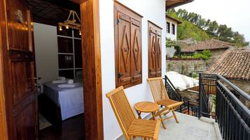 Chambre Double Tradition | Literie de qualité supérieure, bureau