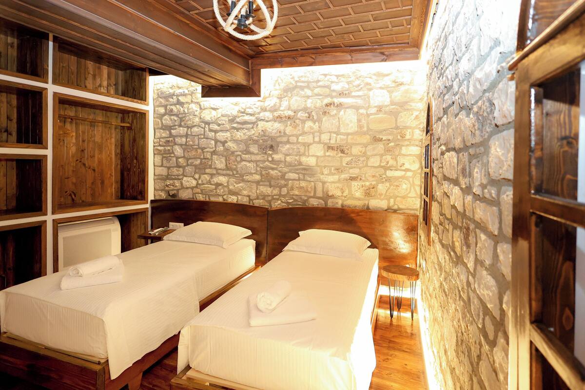 Traditional Double or Twin Room | Desk, laptop workspace, free WiFi