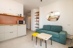 TV - Bright Trieste Terrace Studio (Cagliari)