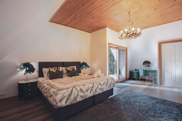 4 bedrooms, Internet, bed sheets