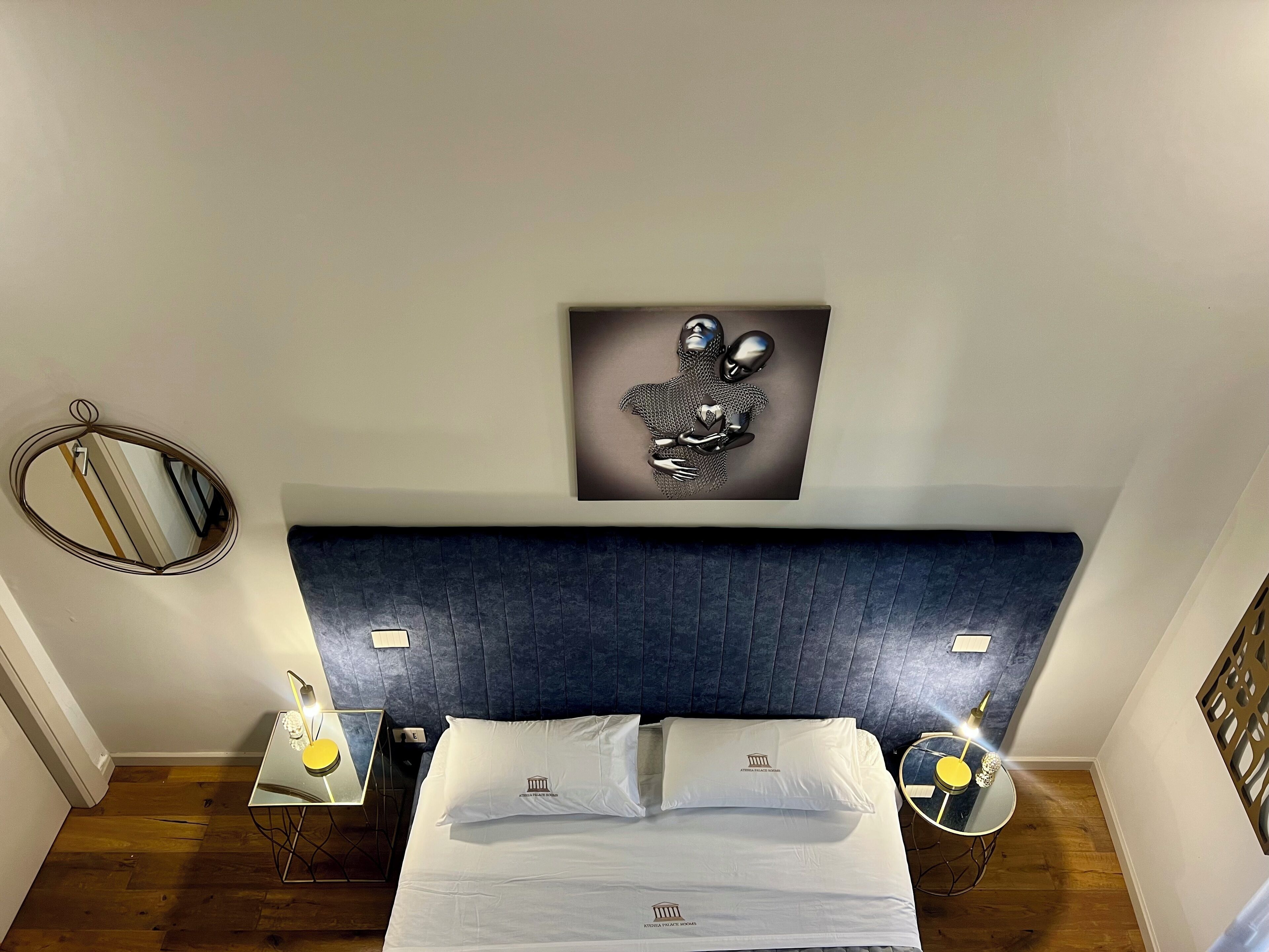 Camera Deluxe con letto matrimoniale o 2 letti singoli, balcone, vista città | Copriletto in piuma, insonorizzazione, ferro/asse da stiro