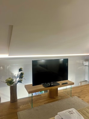 Executive Suite, Balcony, City View