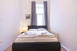 3 habitaciones, escritorio, wifi y ropa de cama