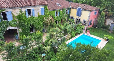 Two Gîtes at 18thC Manor, Private Pool, ideal for Families and Groups