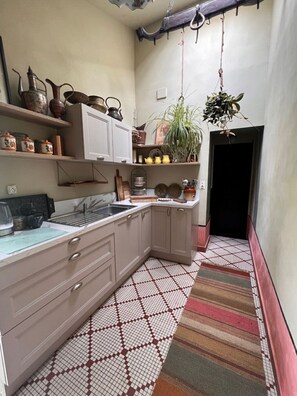 Oven, stovetop, dishwasher
