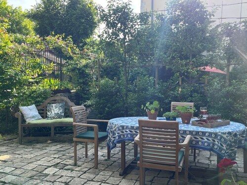 Superb ensemble 18 century Manor house, 2 cottages  with pool and private garden